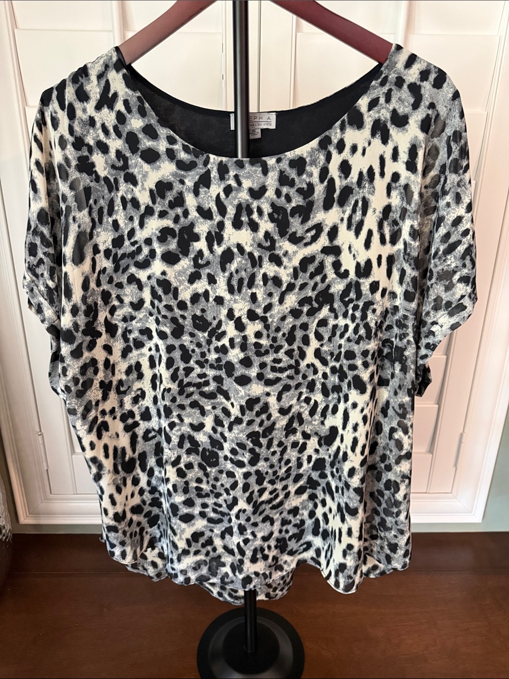Joseph A Leopard Print Short Sleeve Blouse - Black & White